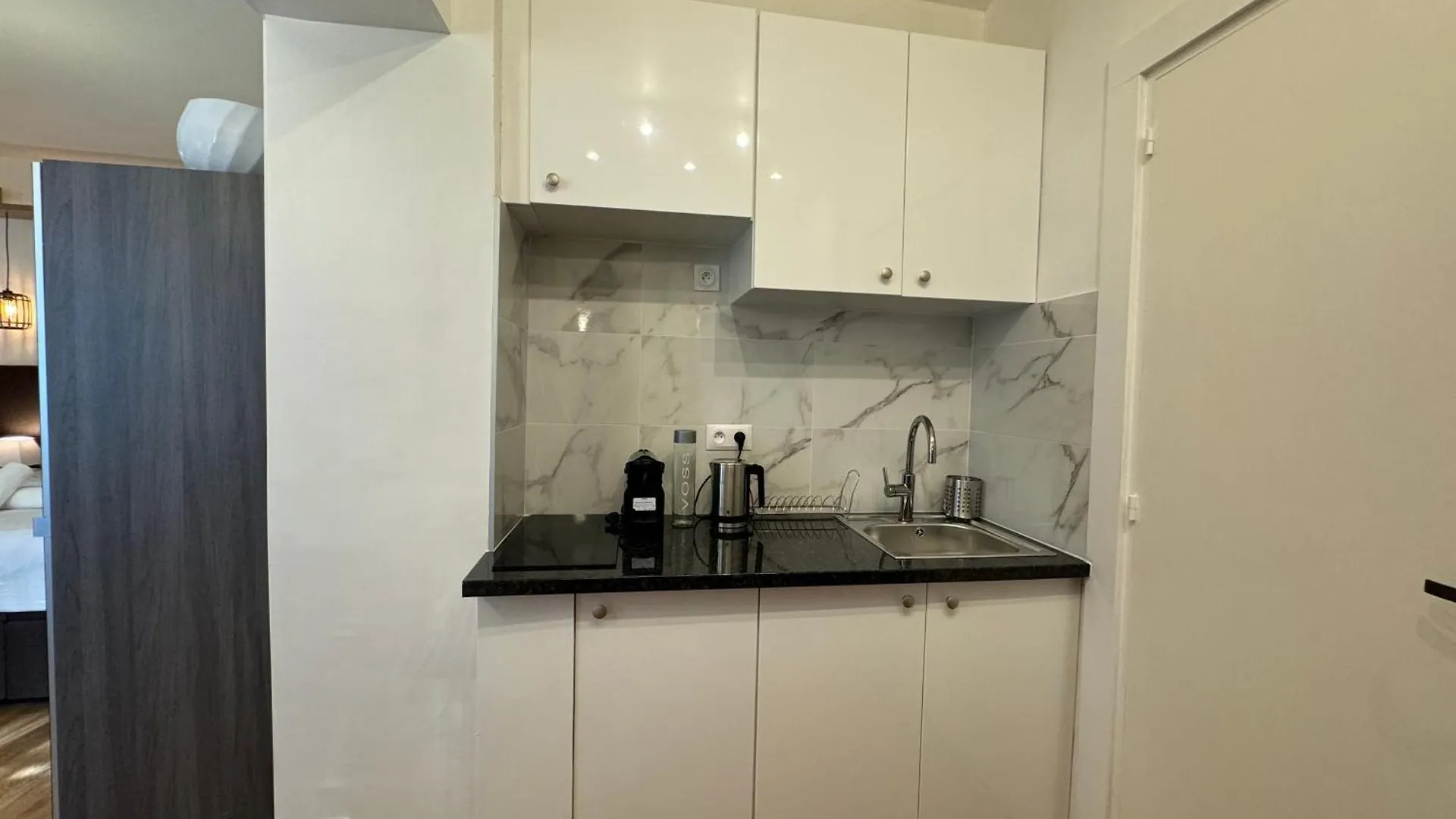 Apartment Marais, Sainte-Croix Bretonnerie - 6 Places Paris